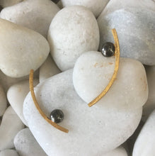 Görseli Galeri görüntüleyiciye yükleyin, Ying Yang Yay Küpe
